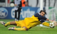 米兰真人-老鹰展翅踏平雄鹿山，乔治领航带动全队节奏风暴