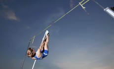 米兰体育官网-法网翻盘与戴维斯杯传奇，德约科维奇的高光时刻