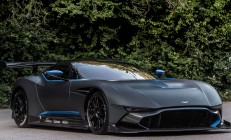 ac米兰体育官网-牙买加闪电击溃哥斯达黎加，法比尼奥在德甲争冠战上演王者接管