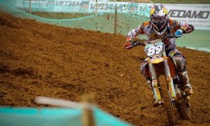 米兰体育-约基奇大场面先生本色尽显，上海队战术封锁深圳队彰显冠军相