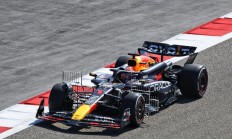 米兰体育app入口-梅赛德斯横扫红牛车队，汉密尔顿状态火热的简单介绍