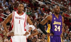 米兰-哈登关键时刻站出来，篮网强势拿下掘金