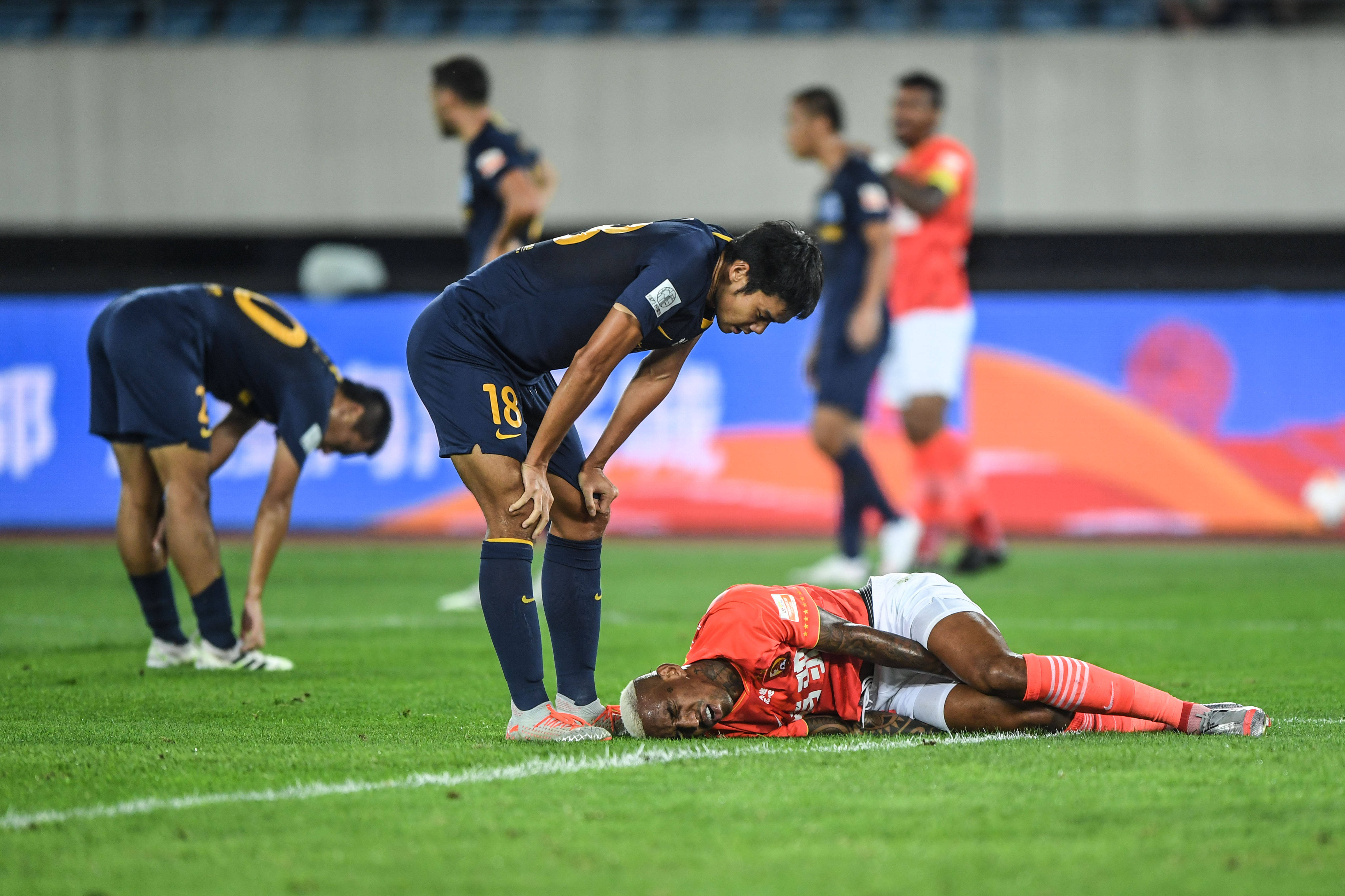 重要球员受伤，球队备受困扰的简单介绍