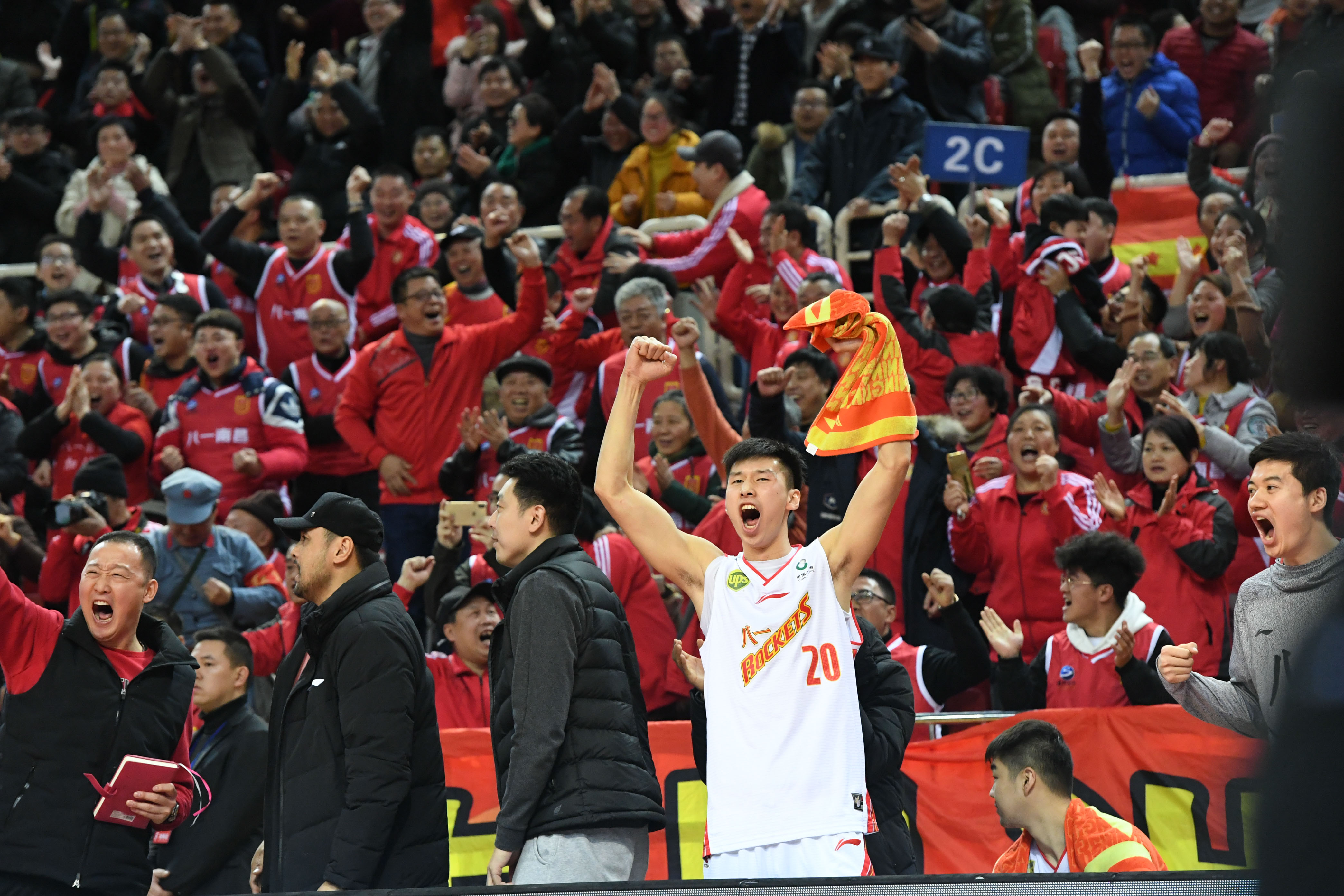 老鹰士气高涨，周密计划令球队获得胜利的简单介绍