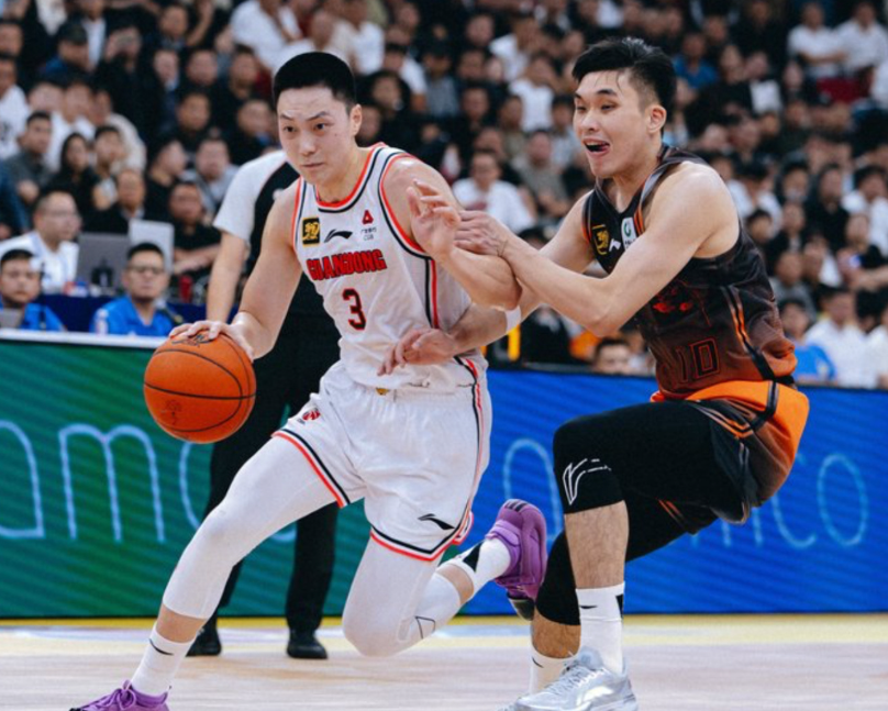 包含广东队遭遇三连败，球迷担忧他们的状态的词条