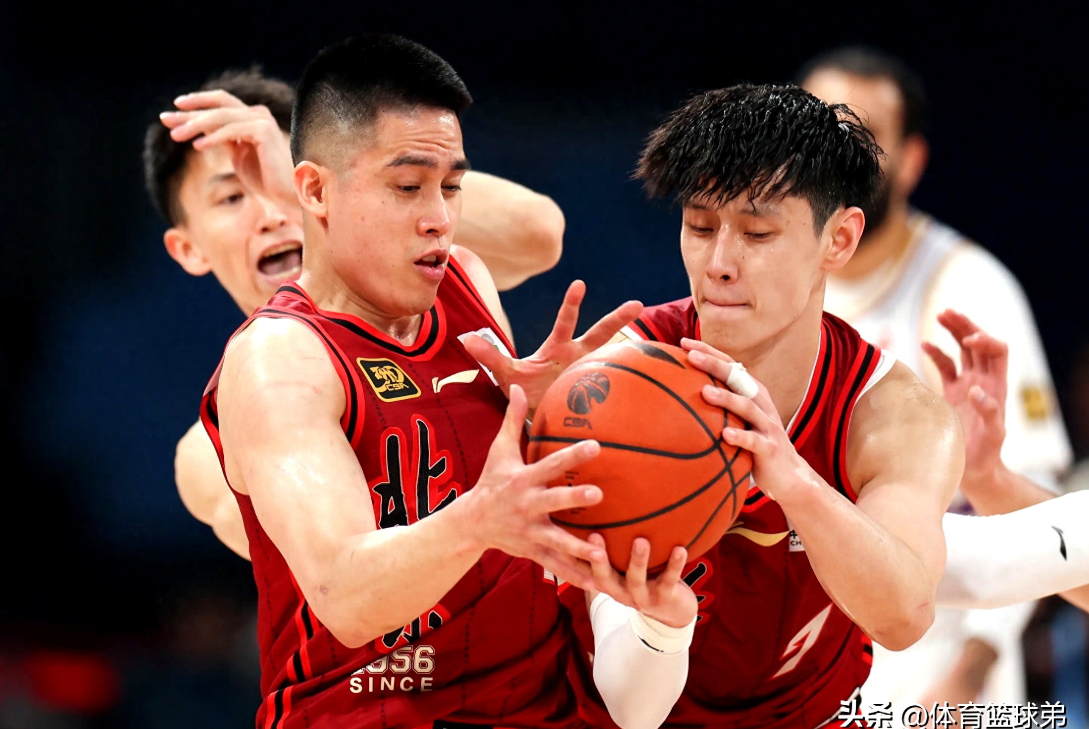 关于广东队主场强势，动摇对手信心的信息