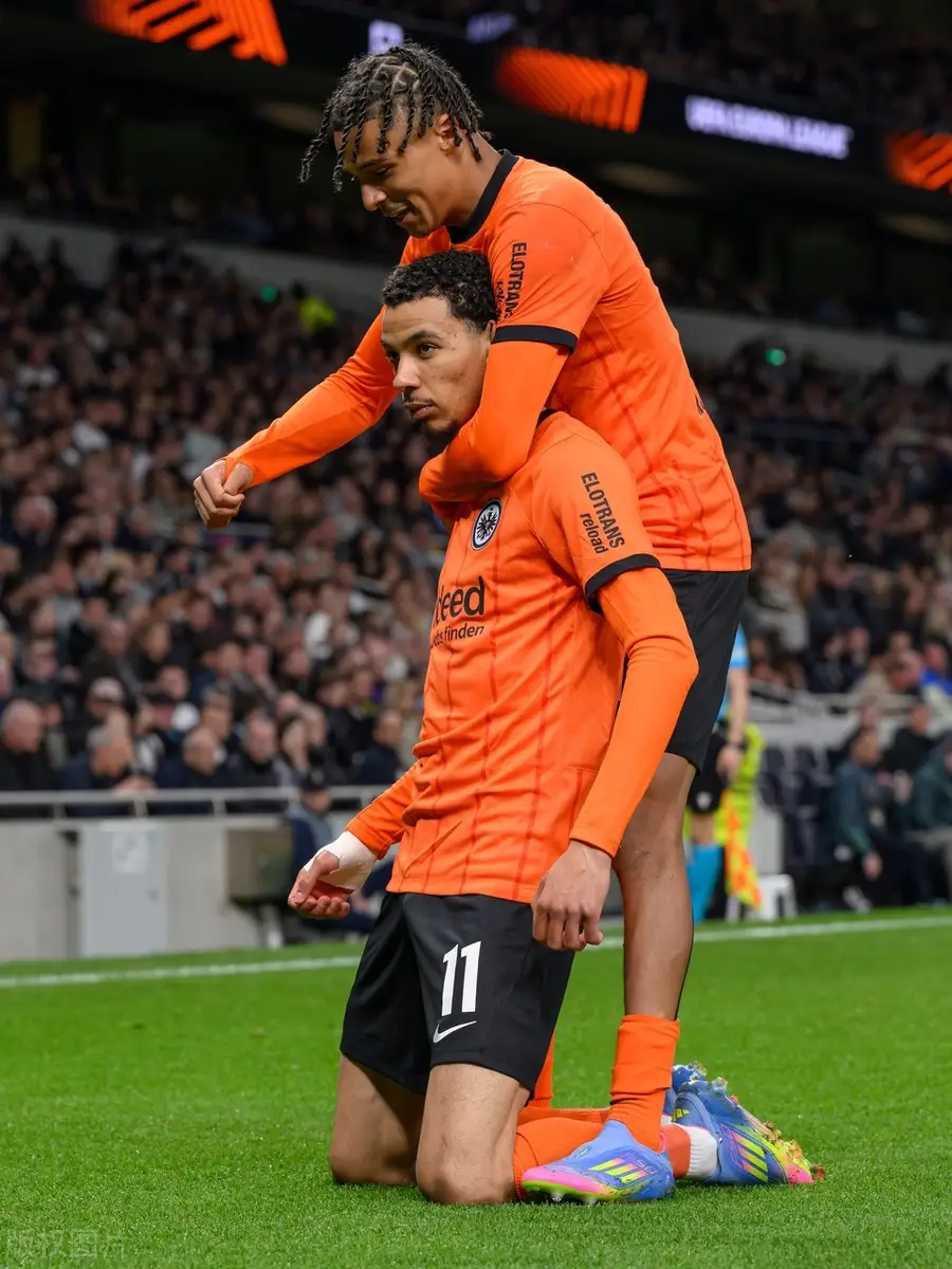 欧预赛巅峰对决即将打开，火药味弥漫球场