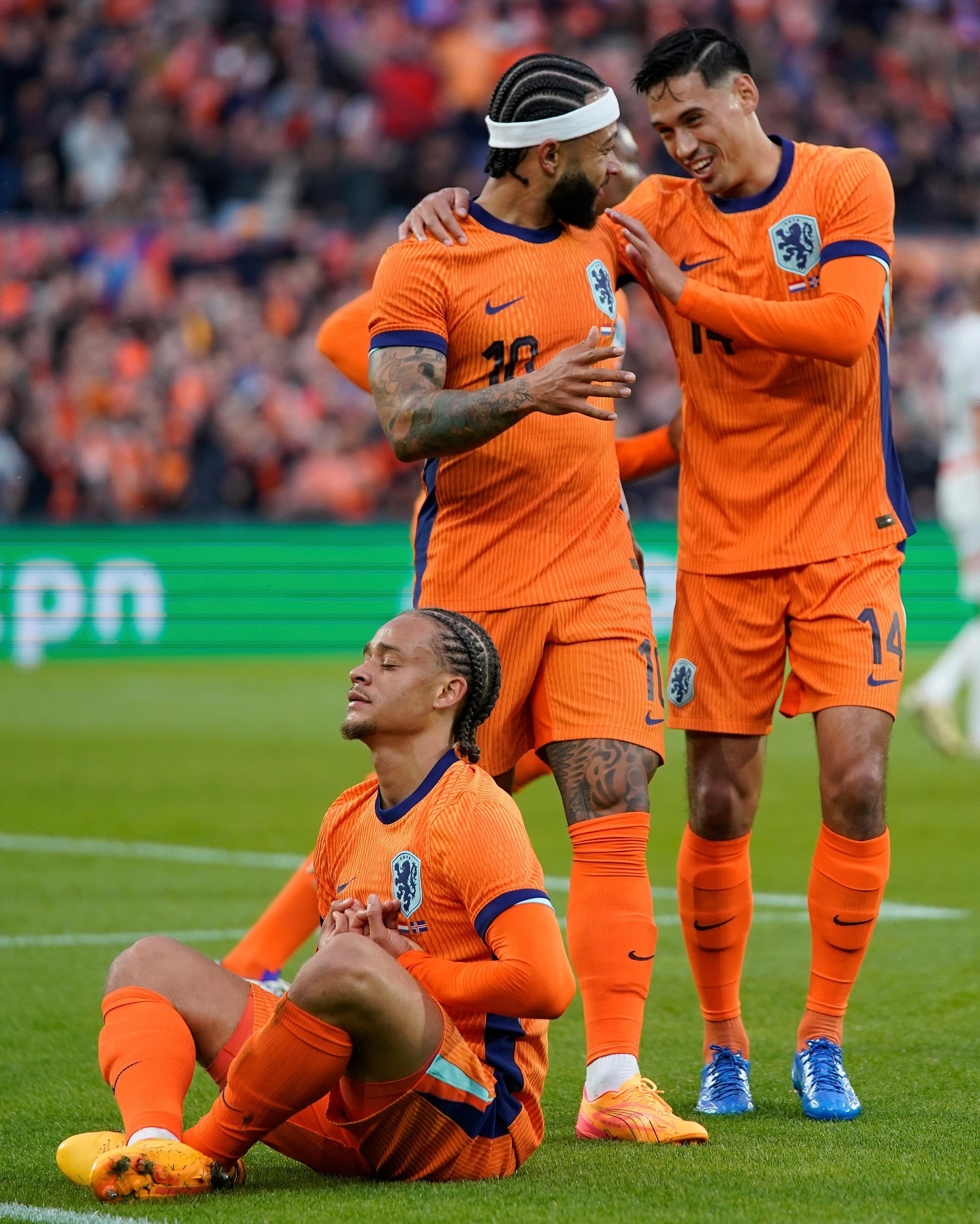 德国队逆转荷兰，实现欧锦赛小组赛出线的简单介绍