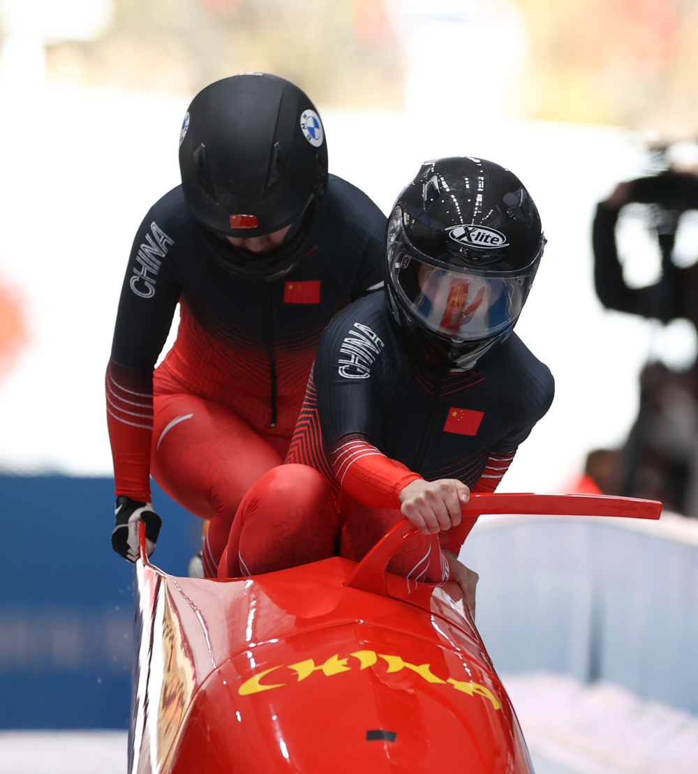 摩纳哥选手勇夺女子雪车比赛冠军的简单介绍