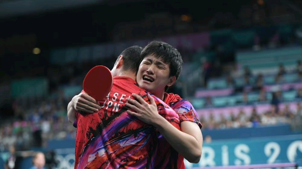 包含法国乒乓球队爆冷瑞典乒乓球队，张本智和统治全场的词条