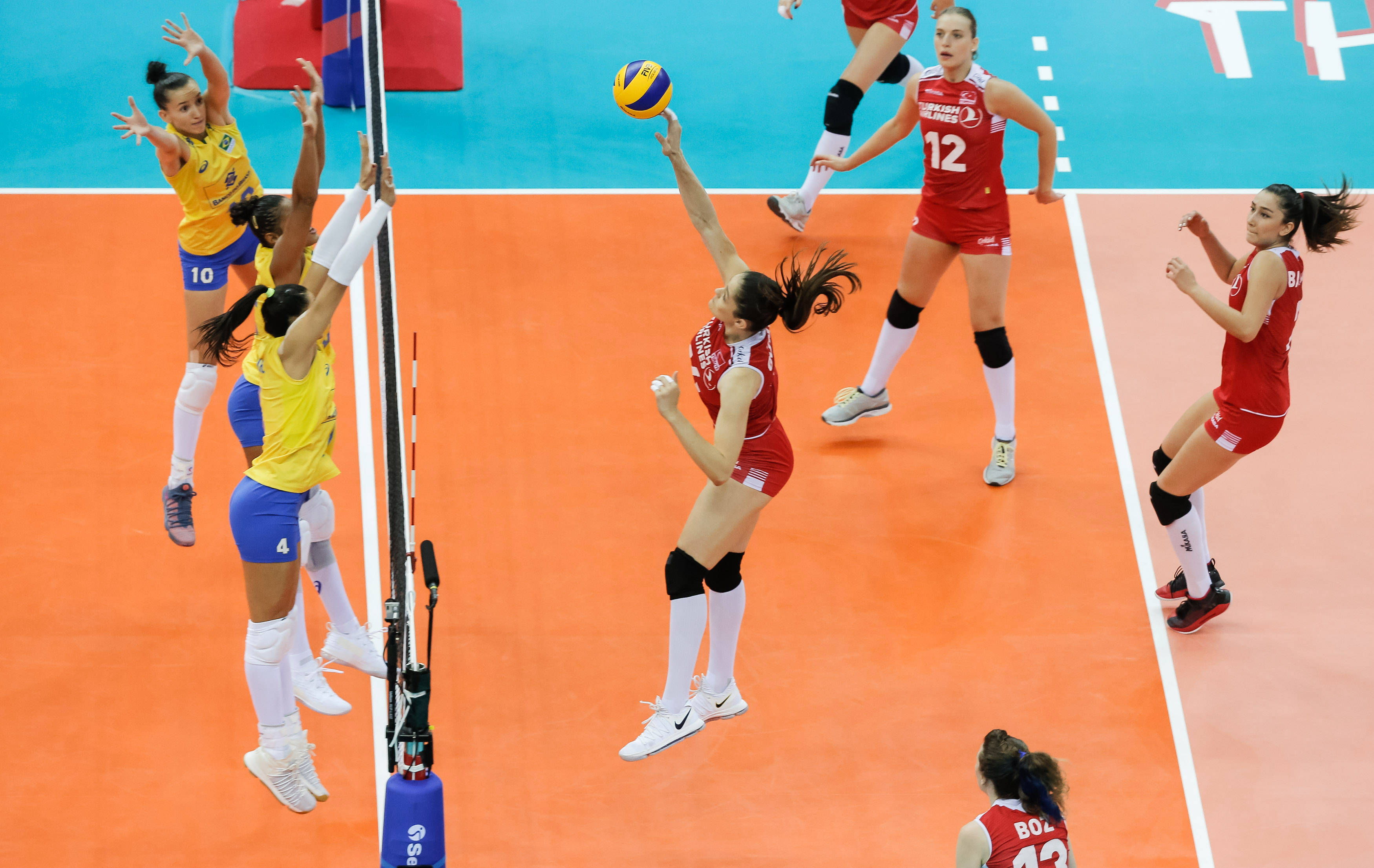 中国队横扫法国队，黄鸭组合高光表现的简单介绍