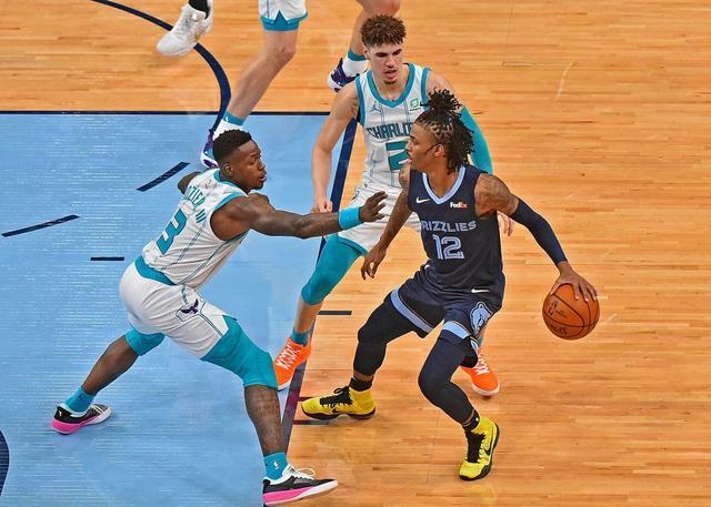 关于山东队轻取浙江队，莫兰特关键制胜的信息